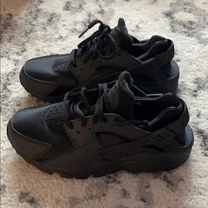 Nike huarache women’s sneakers